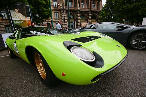 Lamborghini - Il Presidente e AD, Stephan Winkelmann, ha scelto la kermesse nordamericana per rivelare il logo che contraddistinguerà le celebrazioni del 50° Anniversario, illustrando i numerosi appuntamenti che costelleranno il 2013. width=