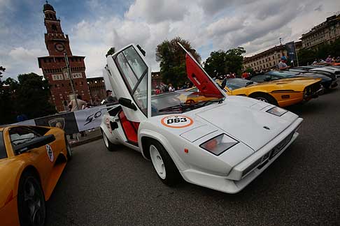 Lamborghini - Per l’occasione la Casa del Toro ha dedicato un sito specifico, www.lamborghini50.com, online dal 17 agosto, con la presenza di news aggiornate sull’evento e la pubblicazione di informazioni riguardanti il percorso del Giro e gli orari di arrivo. width=
