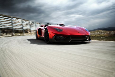 Lamborghini - La base tecnica dell’Aventador J deriva dal nuovo modello 12 cilindri Lamborghini Aventador LP 700-4, che al suo debutto nel 2011 ha affascinato il pubblico width=