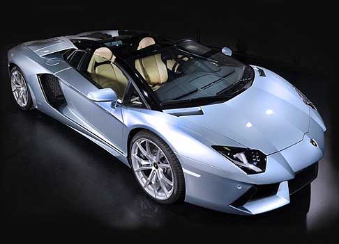 Lamborghini - Lamborghini Aventador LP 700-4 roadster nuovo colore metallizzato Azzurro Thetys width=
