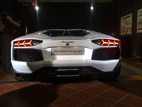 Lamborghini - Laborghini Aventador LP 700-4 retro supercar width=