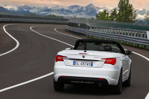 Lancia  - Prende corpo, quindi, una nuova dinastia automobilistica fondata sulla volontà di eccellere, senza dimenticare la tradizione della propria storia.  width=