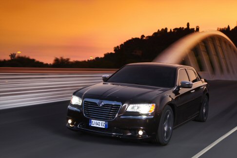 Lancia - All’eleganza innegabile si aggiunge anche un ricco equipaggiamento  width=