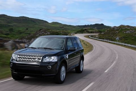 Land Rover - Fuoristrada Land Rover Freelander 2 MY 2013 con nuovo motore a benzina Si4 2.0 GTDi. Due i motori diesel disponibili width=