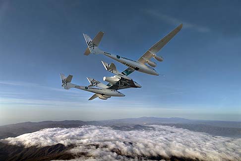 Land Rover - Il concorso prevede per alcune nazioni la possibilità di effettuare un viaggio nello spazio a bordo di un volo Virgin Galactic.  width=