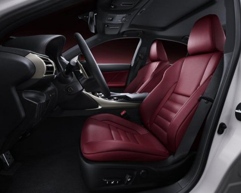 Lexus - I modelli F SPORT sono riconoscibili per l’esclusivo design della griglia e del paraurti anteriore. width=