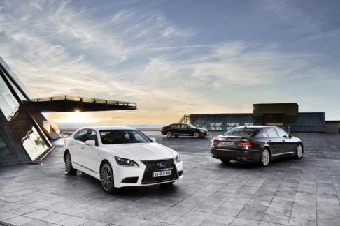 Lexus - Anche le dinamiche di guida sono state sottoposte a un perfezionamento.  width=