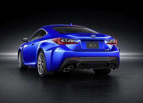 Lexus - La vettura è stata progettata per assicurare la massima stabilità alle alte velocità, dote irrinunciabile per sostenere le elevate prestazioni garantite dal possente V8. width=