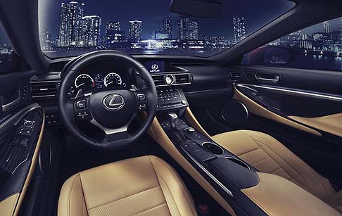 Lexus - Il parterre di Tokyo vedrà la presentazione in anteprima di due versioni della nuova concept della Casa, la RC 350 abbinata all’unità V6 3.5L, e l'ibrida 300h RC con motore 2.5L. width=