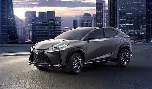 Lexus - La Lexus LF-NX viene presentata nell’inedita variante abbinata al motore 2.0 litri turbo di nuova concezione.  width=