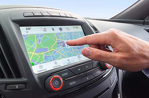 Opel - Facile risulta anche la sincronizzazione tra sistema di infotainment e smartphone. width=