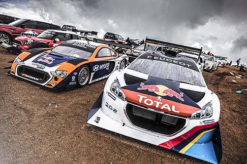 Peugeot - La Peugeot è tornata a vincere dopo il successo che conseguì nel 1988 con Ari Vatanen e la Peugeot 405 T16, correndo allora in 10’47”. width=
