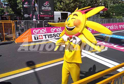 Giro d´Italia - Mascotte al Giro d´Italia 2022 a Reggio Emilia 11^ tappa
