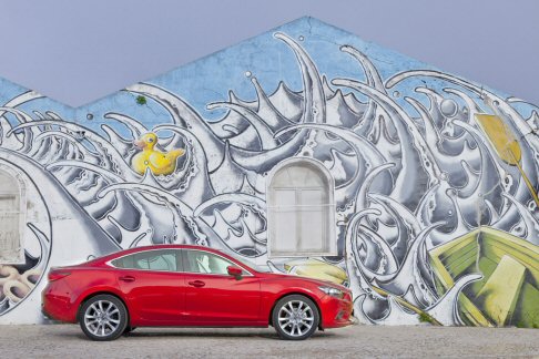 Mazda - Tre sono gli allestimenti,Essence,Evolve ed Exceed, con prezzi compresi tra 27.900 euro e 35.350 euro. width=