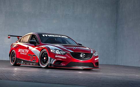Mazda - Entusiastiche le reazioni del Direttore del Motorsports per le operazioni in Mazda Nord America, John Doonan, il quale ha dichiarato che Mazda e la tecnologia SKYACTIV diesel hanno fatto la storia. width=