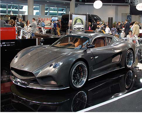 Mazzanti - Anche il nuovo estrattore posteriore in carbonio oltre ad una importantissima funzione aereodinamica ha conquistato gli sguardi di molti. width=