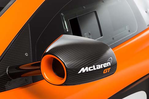 McLaren - L'auto svelata al Festival of Speed di Goodwood, che sarà prodotta in soli 15 esclusivi esemplari, si distingue per la presenza del numero 59 ben evidente sulla livrea. width=