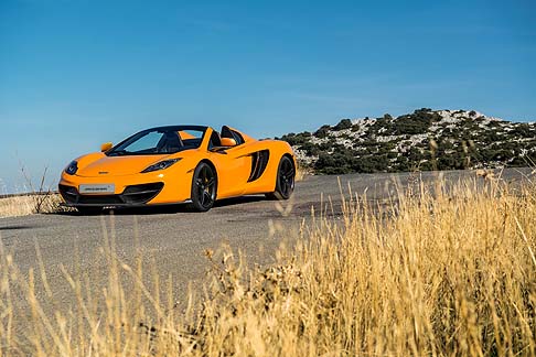 McLaren - Il marchio d’Oltremanica ha realizzato per l’occasione una special edition dei modelli 12C e 12C Spider, sviluppate da McLaren Special Operations e offerte in 50 esemplari per ogni modello. width=