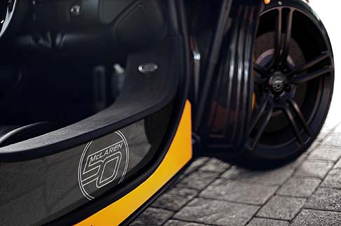 McLaren - La propulsione si affida al noto V8 biturbo da 3.8 litri M838T, prodotto da Ricardo capace di 625CV a 7.500 giri e 600 Nm di coppia tra i 3.000 ed i 7.000 giri. width=