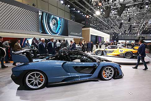 Mclaren - Il telaio in fibra di carbonio (Monocage III) della Mclaren Senna è stato sviluppato partendo dalla struttura base che equipaggia la 720S
