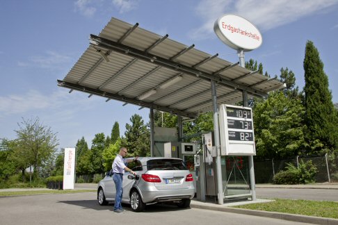 Mercedes - Mercedes B 200 Natural Gas Drive rappresenta il primo modello della gamma Classe B realizzato con struttura modulare della carrozzeria ENERGY SPACE. width=