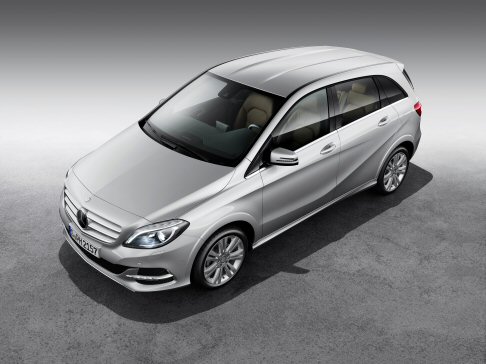 Mercedes - I benefici sulle tasche degli automobilisti con la Mercedes B 200 Natural Gas Drive sono evidenti quando si pensa alle vetture a benzina, con le quali per percorrere 100.000 km si spende 7.000€ in più.  width=