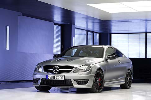 Mercedes-Benz - Mercedes C 63 AMG diventa ancora più sportiva con le nuove versioni esclusive Edition 507, che potremo ammirare al prossimo Salone di Ginevra. width=