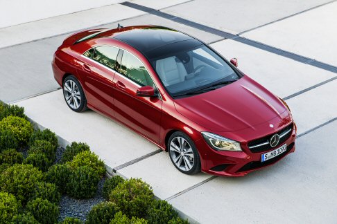 Mercedes-Benz - Il lancio commerciale è atteso a partire da aprile 2013, con prezzi d’ingresso pari a 29.900 euro, per l’entry level CLA 180, anche nella versione BlueEfficiency Edition.  width=