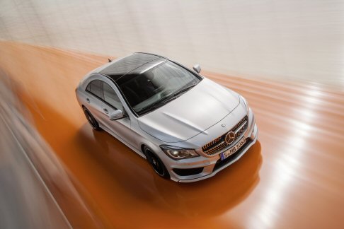 Mercedes-Benz - Gli interni riprendono il carattere moderno degli esterni, abbinate a soluzioni estetiche raffinate. width=