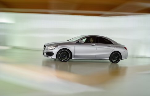 Mercedes-Benz - La nuova Mercedes CLA è disponibile con potenti motori turbo che raggiungono 155 kW/ 211 CV di potenza (CLA 250), assetto sportivo e cambio automatico a doppia frizione di serie sulla 220 CDI e 250 benzina. width=