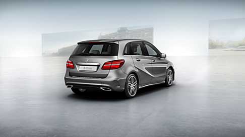 Mercedes-Benz - Nell’equipaggiamento della versione Sport troviamo incluso il pacchetto assistenza alla guida con Blind Spot Assist e sistema anti-sbandamento. 