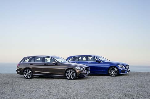 Mercedes-Benz - Come la berlina, la Station Wagon offre una nuova generazione di sistemi multimediali con comandi intuitivi, animazioni raffinate ed effetti visivi. width=