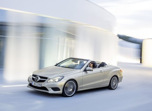 Mercedes-Benz - Dopo la recente presentazione del restyling di berlina e wagon, l´a Mercedes Classe E prepara il debutto delle versioni coupè e cabrio.  width=