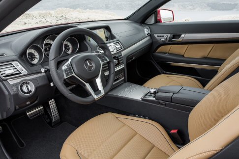 Mercedes-Benz -  I modelli Coupé e Cabriolet sono dotati, infine, di moderni sistemi di infotainment.  width=
