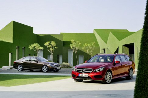 Mercedes-Benz - Una moderna offerta di infotainment permette di restare sempre aggiornati su ciò che accade nel mondo. width=