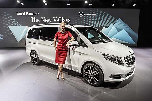 Mercedes-Benz - Soluzione ideale per la mobilità quotidiana e per il tempo libero, la nuova Mercedes Classe V assicura la massima versatilità in ogni condizione, con l’aggiunta di un design che la rende sempre perfetta protagonista.  width=