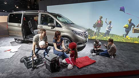 Mercedes-Benz - Unico nella categoria il climatizzatore automatico COMFORTMATIC, con tre diverse modalità di ventilazione, FOCUS, MEDIUM e DIFFUSE.  width=