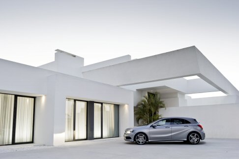 Mercedes - I professionisti dovranno lavorare intorno al concetto dell’auto del futuro. width=