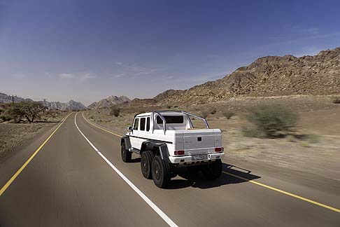 Mercedes-Benz - l ruggito di questo veicolo proviene dal motore V8 biturbo, realizzato dallo specialista tedesco in grado di erogare 544 CV di potenza e una coppia pari a 760 Nm. width=