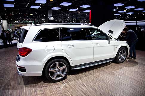 Mercedes - Mercedes GL 63 AMG SUV anteprima mondiale al Salone di Mosca width=