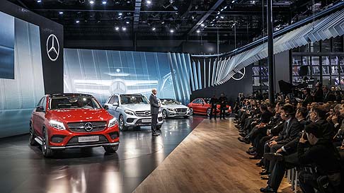 Mercedes-Benz - In dotazione troviamo, infine, il V6 biturbo a iniezione diretta da 270 kW (367 CV) e 520 Nm dalle prestazioni brillanti. In abbinamento è disponibile il cambio 9G-TRONIC a nove rapporti e trazione integrale permanente 4MATIC.  width=