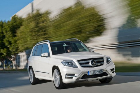 Mercedes - E’ un restyling all’insegna della sportività quello dedicato al suv della Stella, Mercedes GLK, completamente aggiornato per competere in un segmento sempre più ricco di proposte.  width=