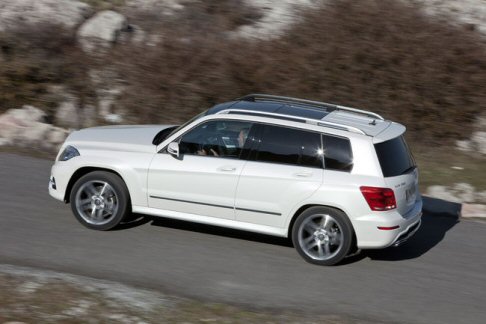 Mercedes - Il design è stato totalmente rivisto e ad esso si accompagnano livelli di equipaggiamento superiori, sistemi di assistenza alla guida innovativi e propulsori efficienti.  width=