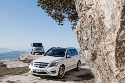 Mercedes - In abbinamento ai propulsori sono disponibili i dispositivi ECO start/stop di serie e il cambio automatico a 7 marce 7G-TRONIC PLUS.  width=