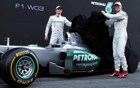 Mercedes - “È un'auto di cui siamo orgogliosi e in cui crediamo”, sono state le parole di Ross Brawn durante la presentazione ufficiale.  width=