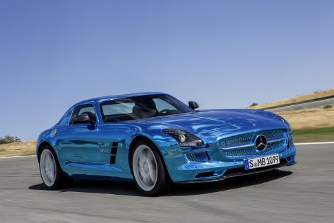 Mercedes - La supersportiva a zero emissioni della Stella vanta una tecnologia all’avanguardia che attinge al ricco bagaglio di conoscenze della Formula 1.  width=