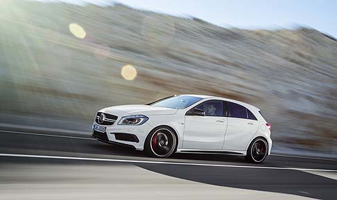 Mercedes-Benz - Il video con la sintesi della giornata sarà messo online circa sei ore dopo il termine di ogni tappa, permettendo di seguire virtualmente l’evento.  width=
