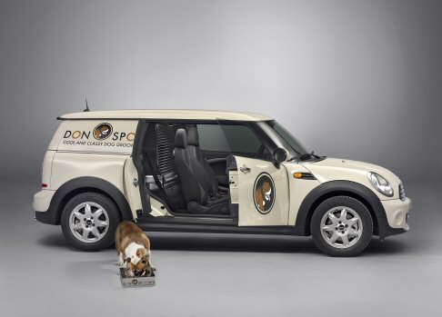 Mini - MINI Clubvan offre nella sua gamma potenti ed efficienti motori a quattro cilindri, la trazione anteriore, un servosterzo elettromeccanico, ammortizzatori del tipo McPherson nell’asse anteriore, un asse posteriore a bracci multipli. width=