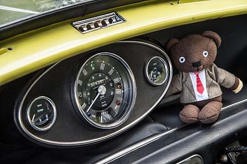 Mini - Nella scelta dei concorrenti, gli organizzatori cercano un mix eterogeneo di vetture. La Mini classica di Mr. Bean si schiererà al fianco di concorrenti del calibro di BMW Serie 6 e la roadster BMW Z1. width=