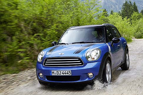 Mini - Anche la MINI Cooper Paceman ALL4 si distingue per le prestazioni abbinate a consumi parchi. width=
